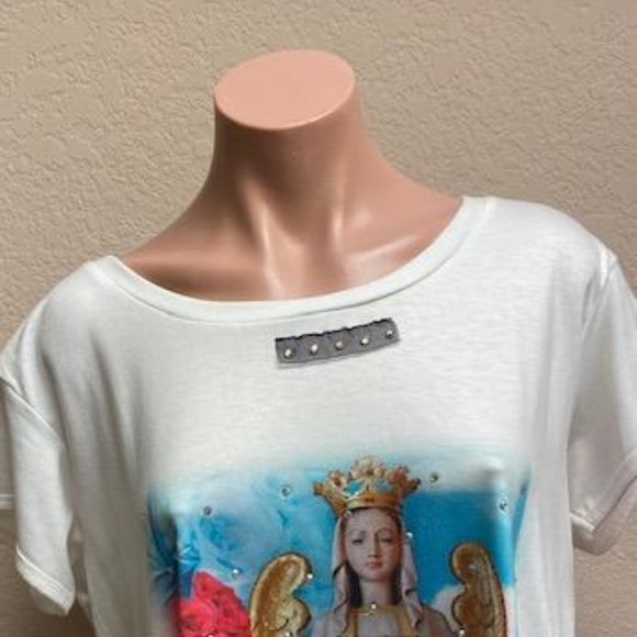 4 Small / Medium shirts - Picture 1 of 2